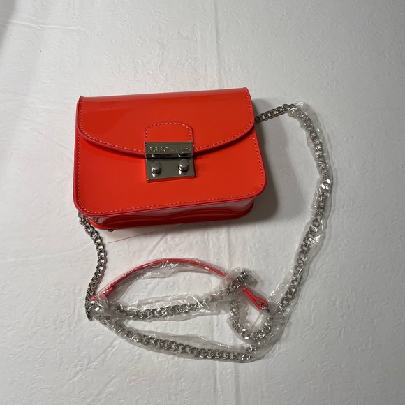 BCBGenertion Milly crossbody chain bag color Guava - Picture 3 of 7